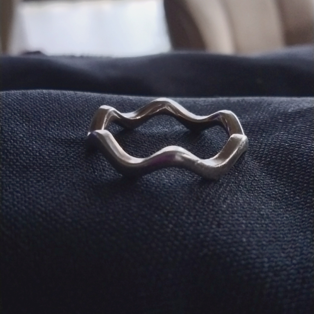 Silver wave ring - Picture 4 of 4
